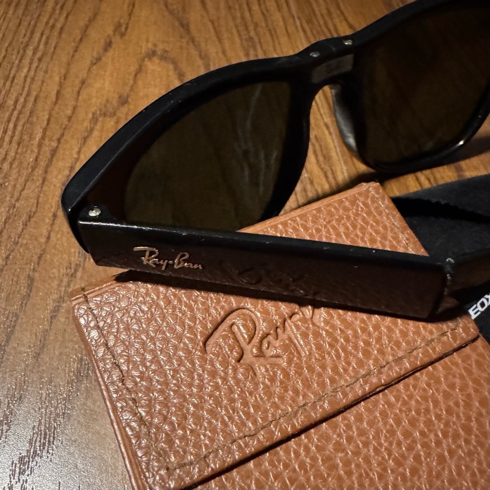 Ray-Ban Foldable Black Sunglasses with Brown Leather Case - Picture 13 of 14